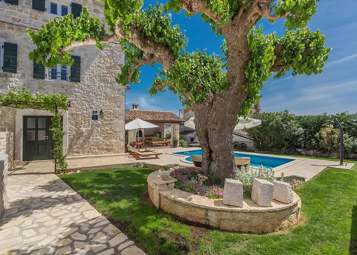 Beautiful Stone House - Villa Parentium With Private Pool