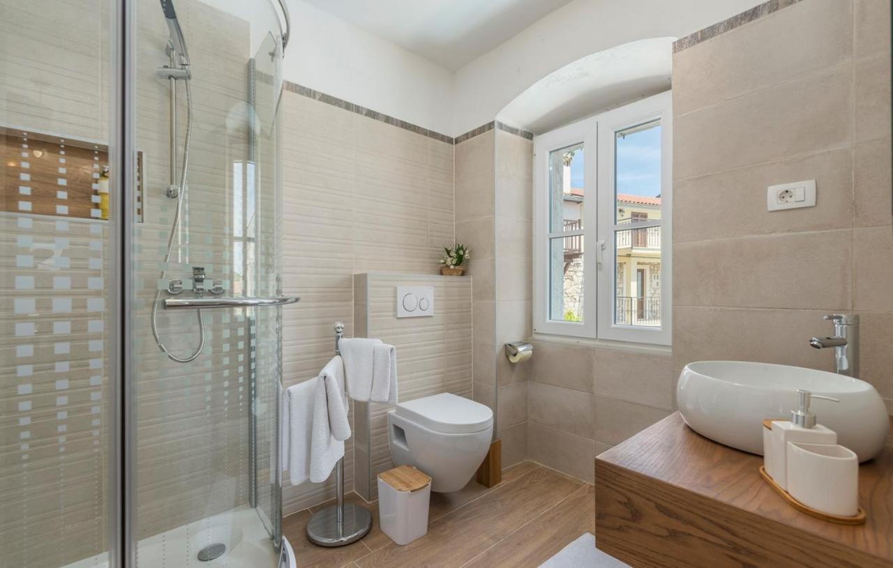 Beautiful Stone House - Parentium With Private Pool Villa Dracevac