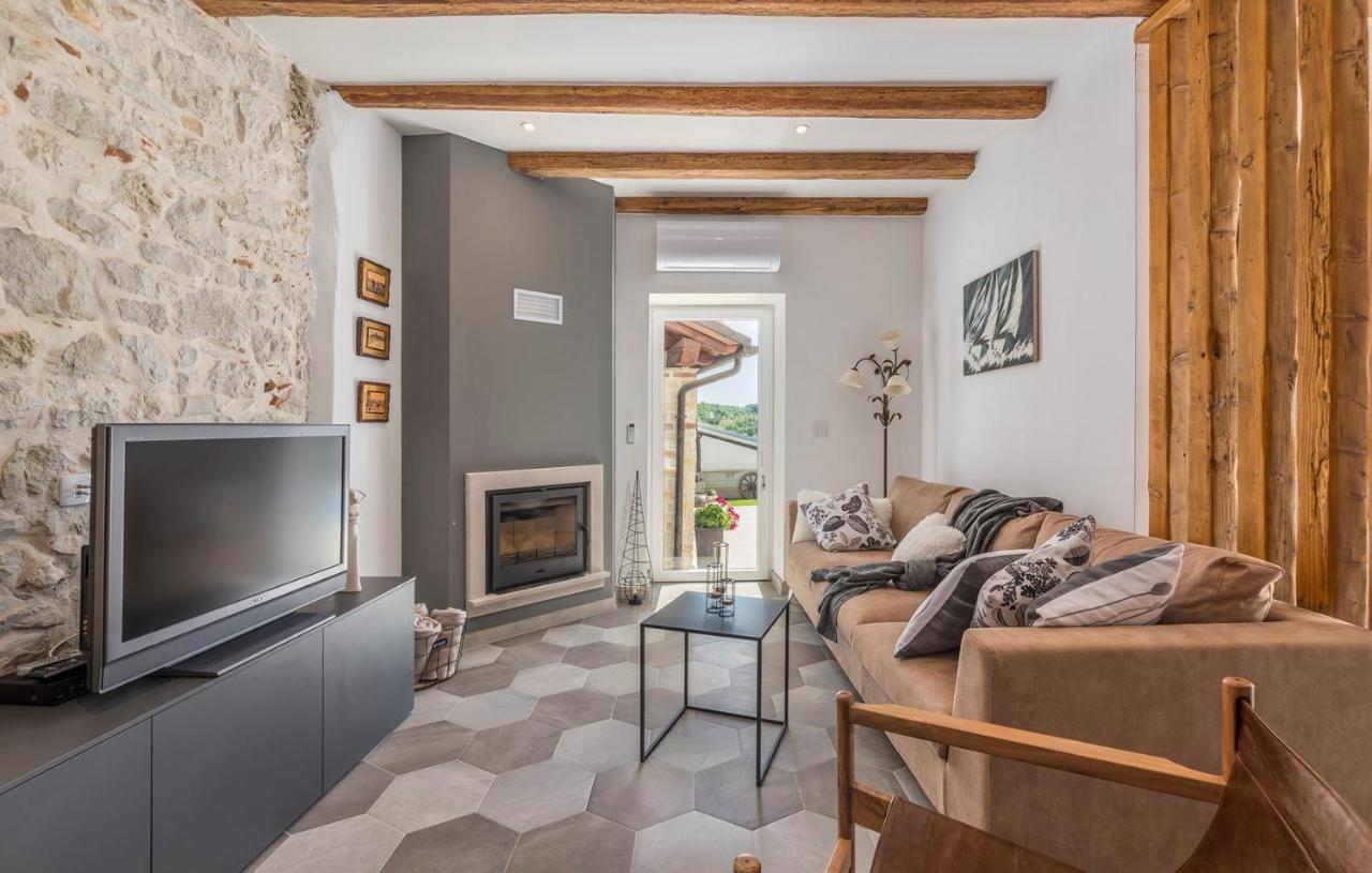 Beautiful Stone House - Parentium With Private Pool Villa Dracevac