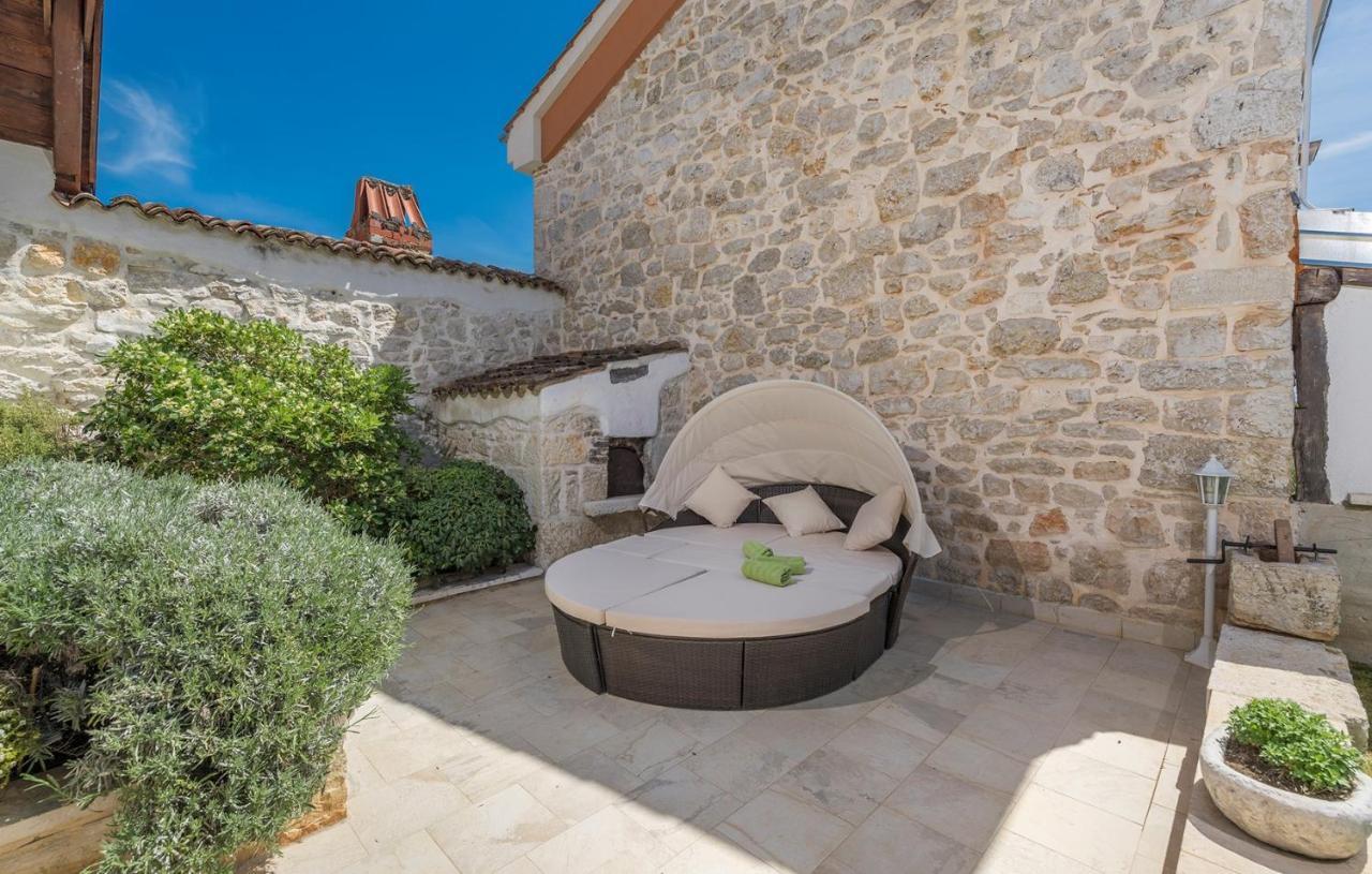 Beautiful Stone House - Parentium With Private Pool Dracevac