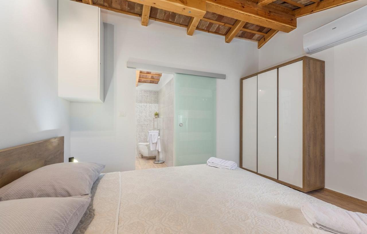 Beautiful Stone House - Parentium With Private Pool Villa Dracevac